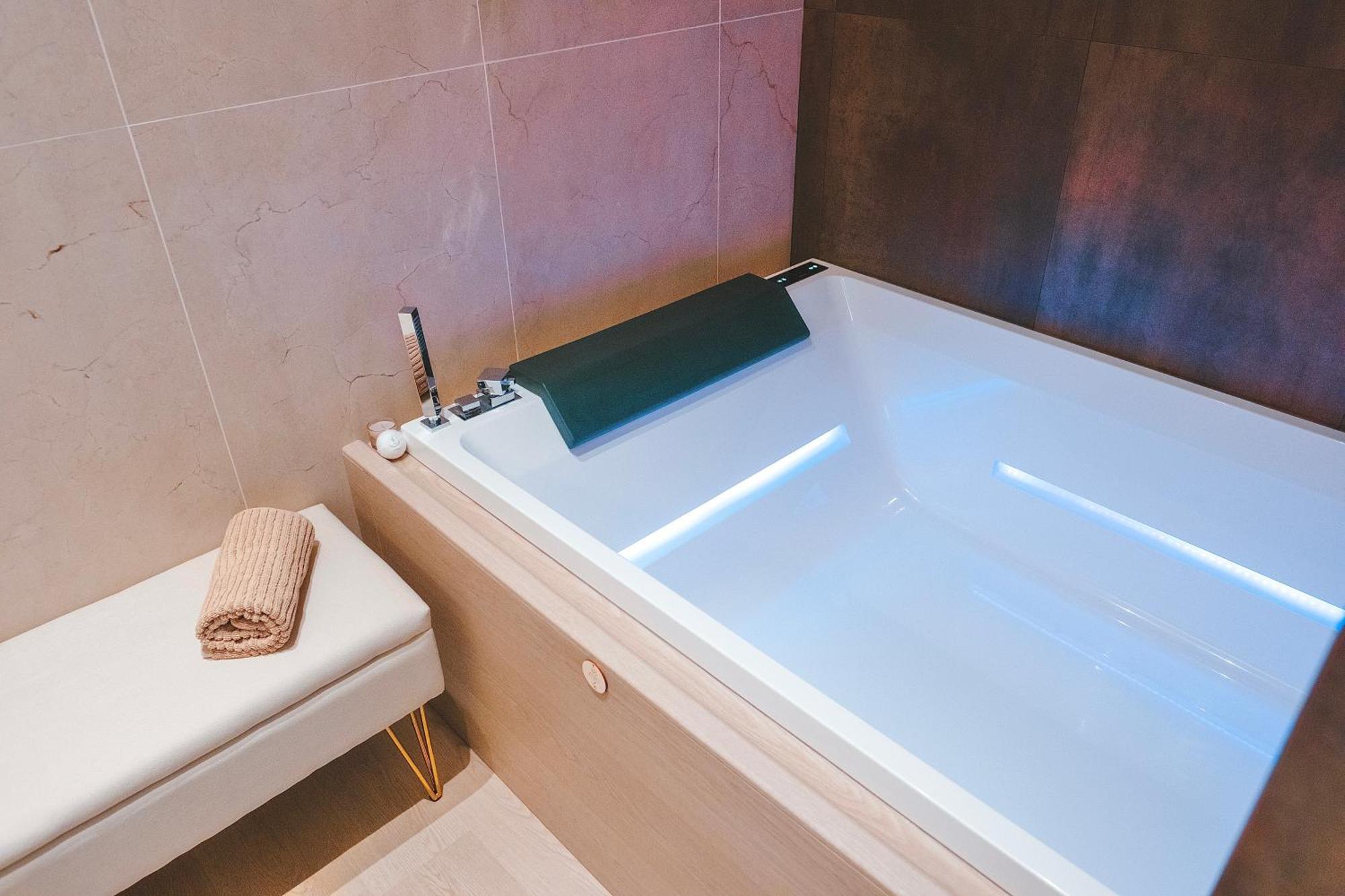 18Zero2 Luxury Rooms バーリ エクステリア 写真